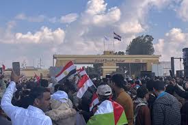 ملايين المصريين يتظاهرون عقب صلاة عيد الفطر لدعم فلسطين ورفض تهجير سكان غزة